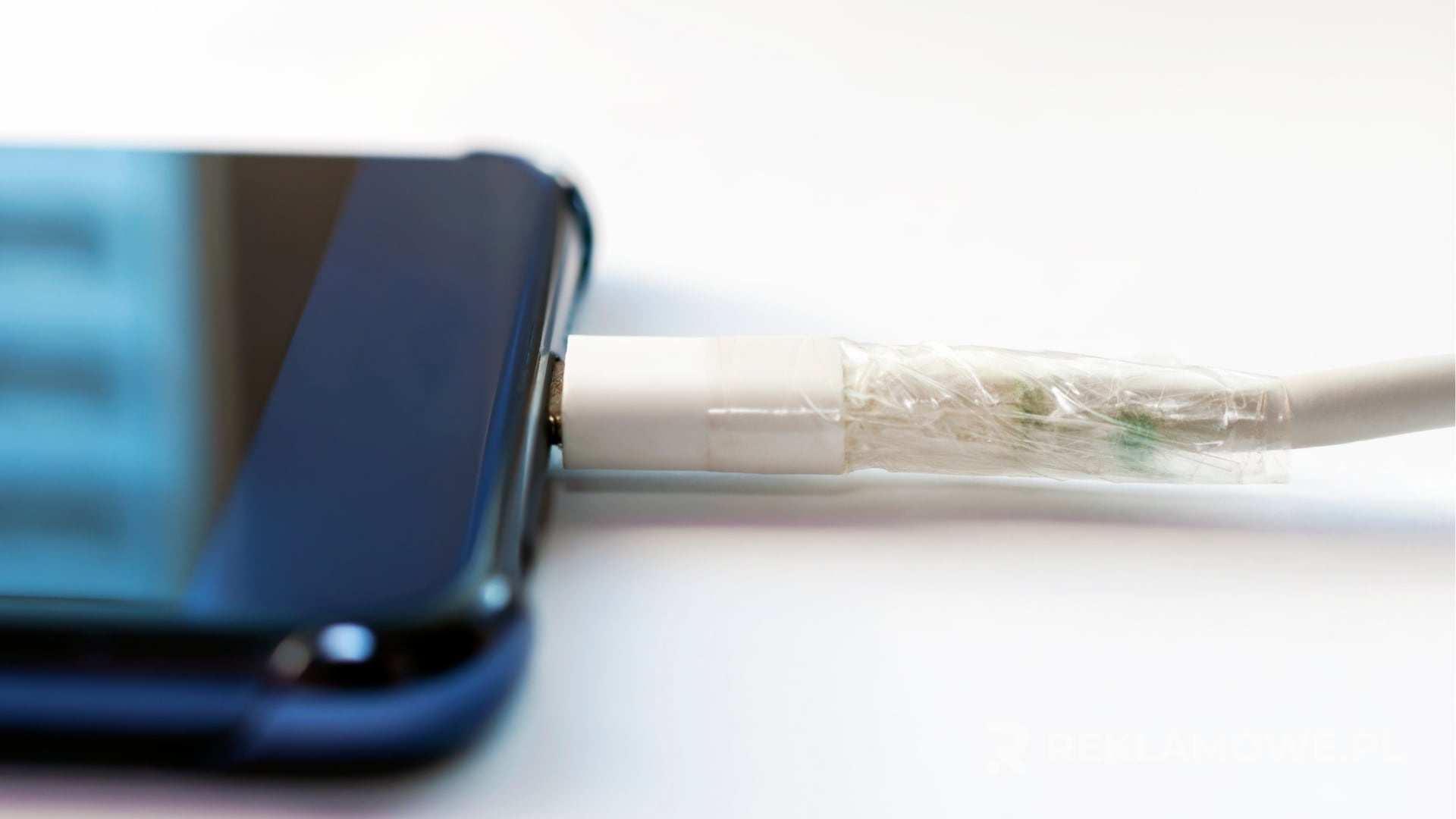 Reklama ładowarek w branży technologicznej