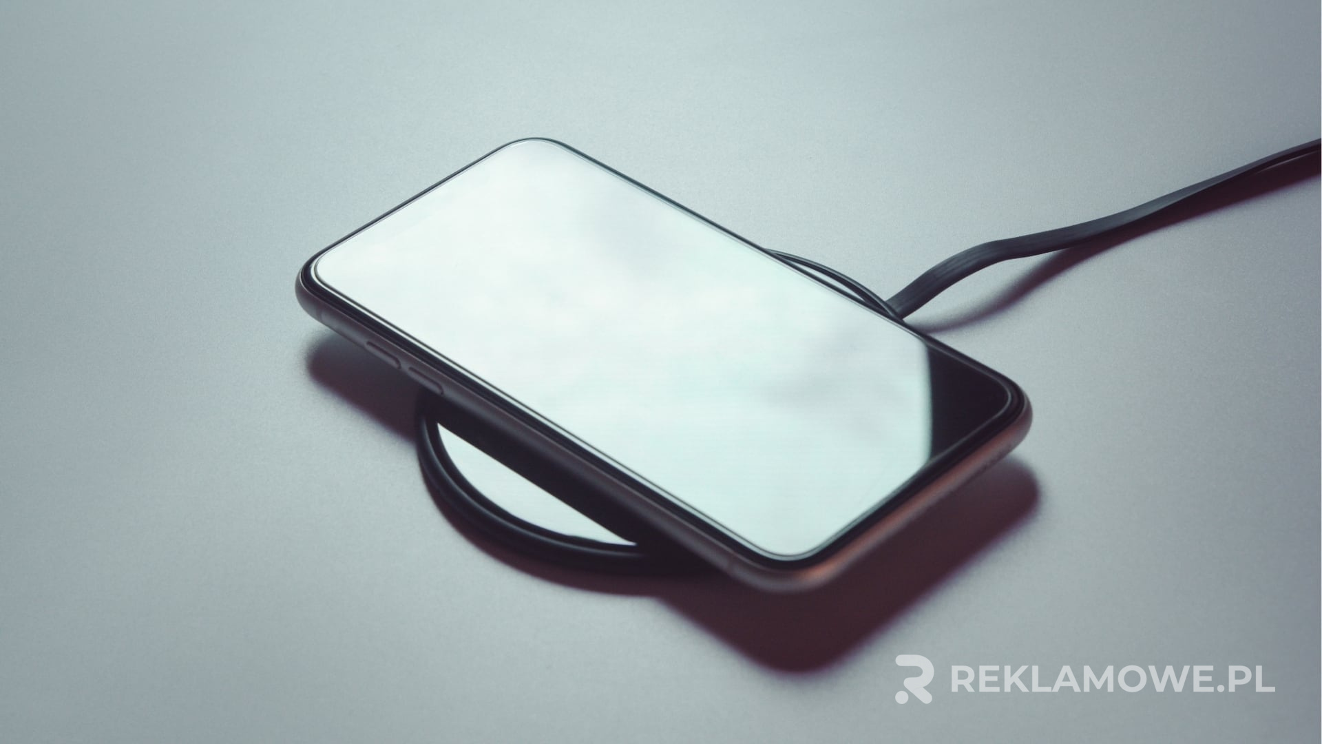 Ładowarki reklamowe zintegrowane z innymi gadżetami promocyjnymi