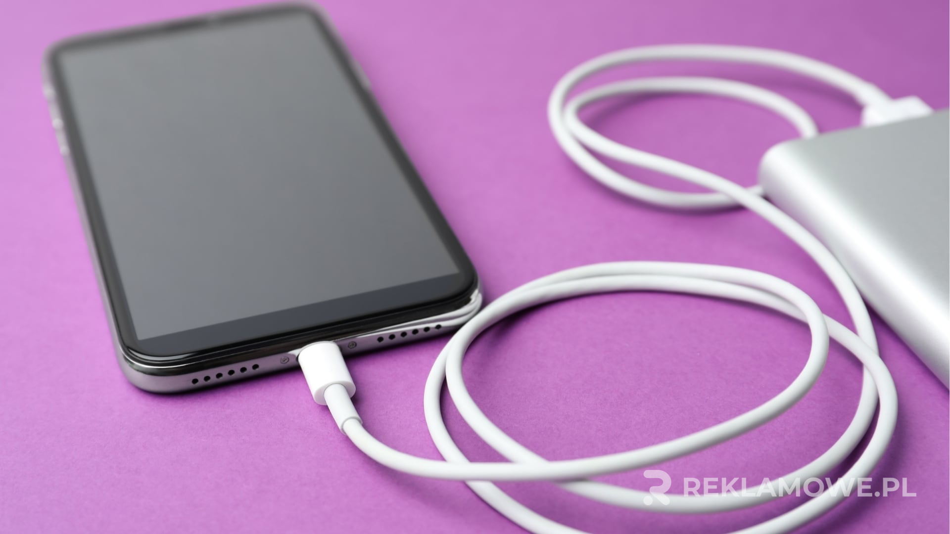 Różne modele ładowarek reklamowych